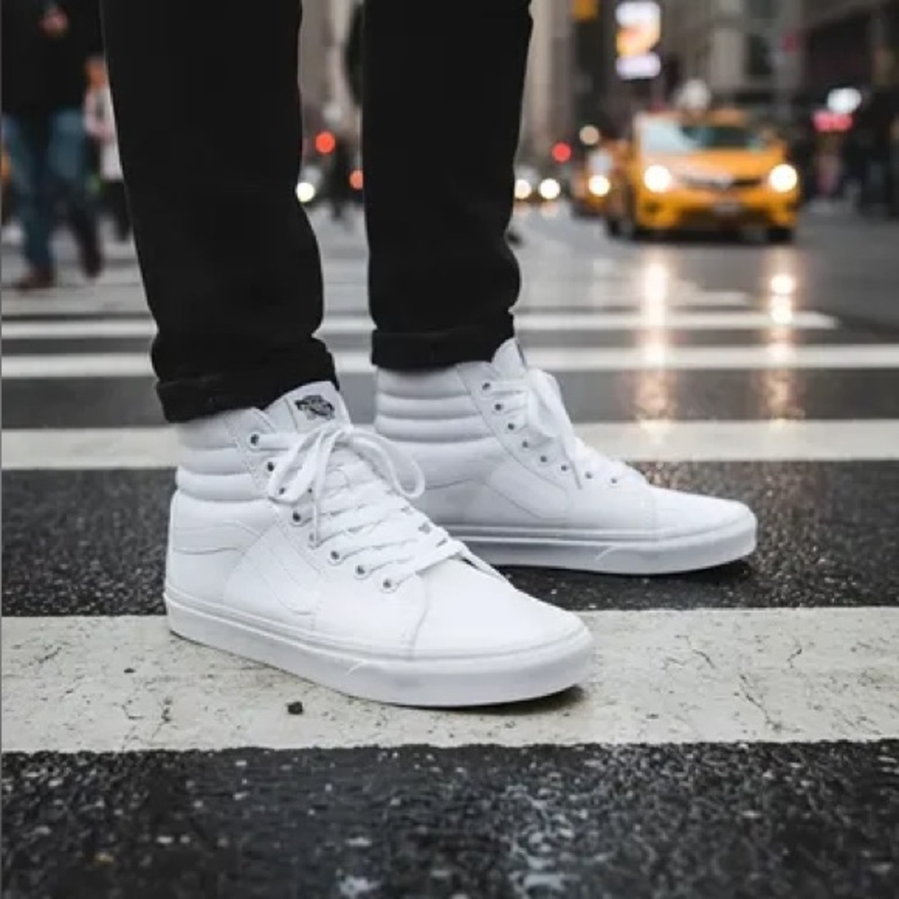 Vans Sk8-Hi True White Classics Shoe
 vn000d5iw00